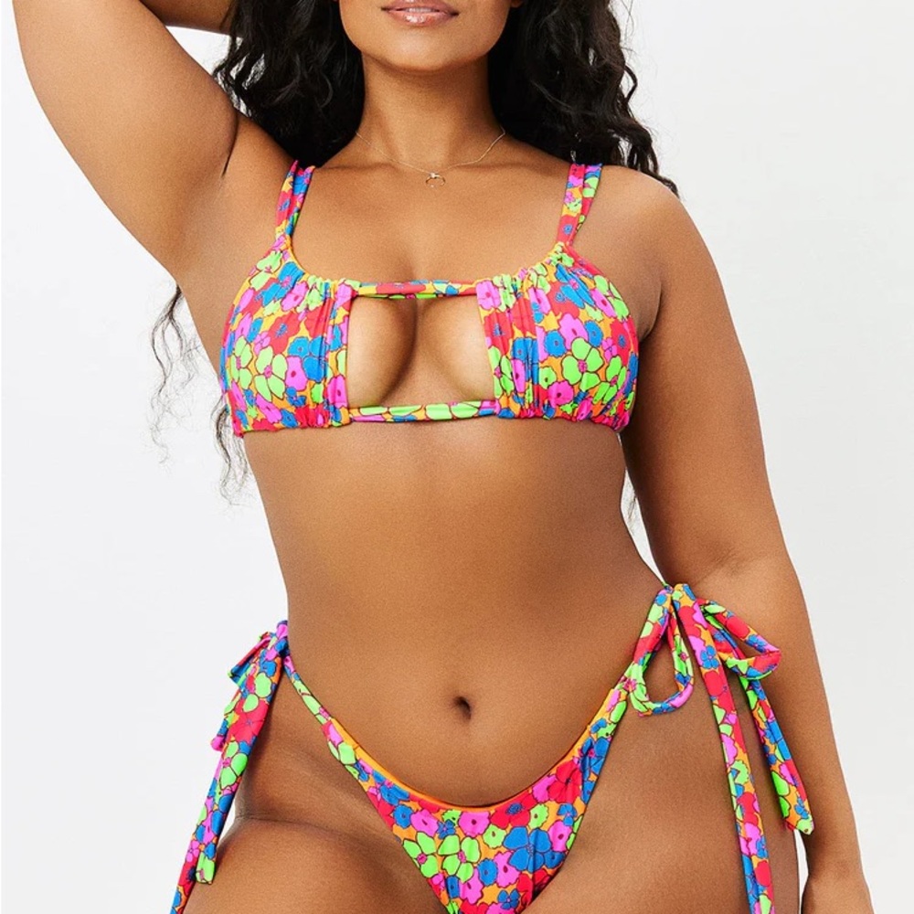 Frankie’s Bikinis Willow Ruched Bikini - L